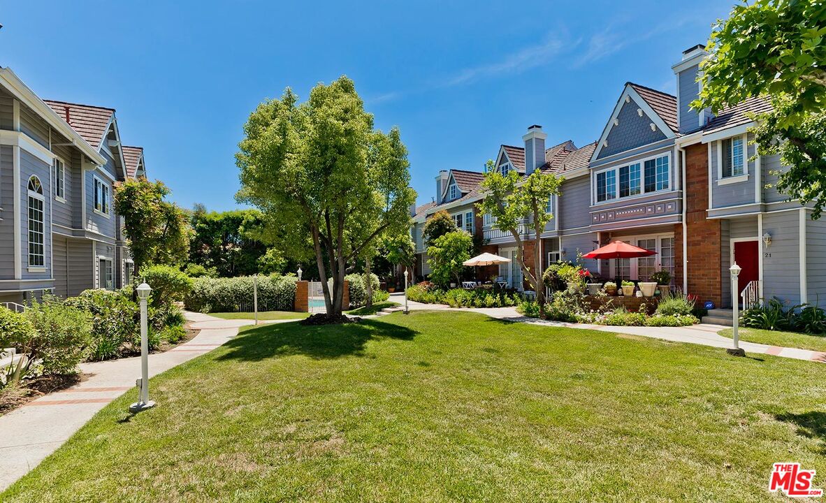 18135 BURBANK Unit: 11