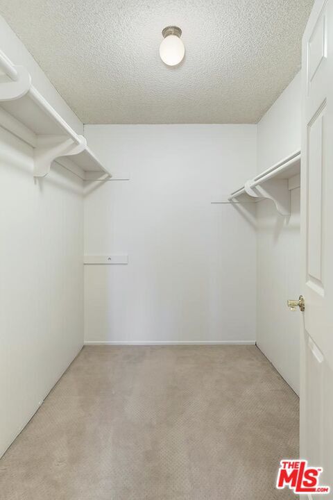 18135 BURBANK Unit: 11