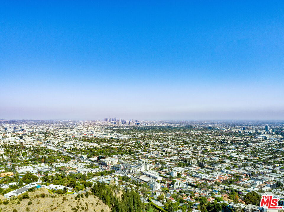 8424 Grand View Dr