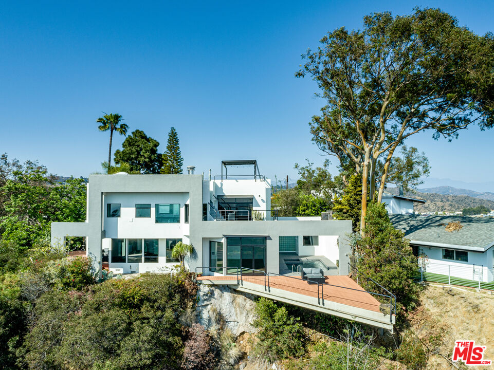 8424 Grand View Dr