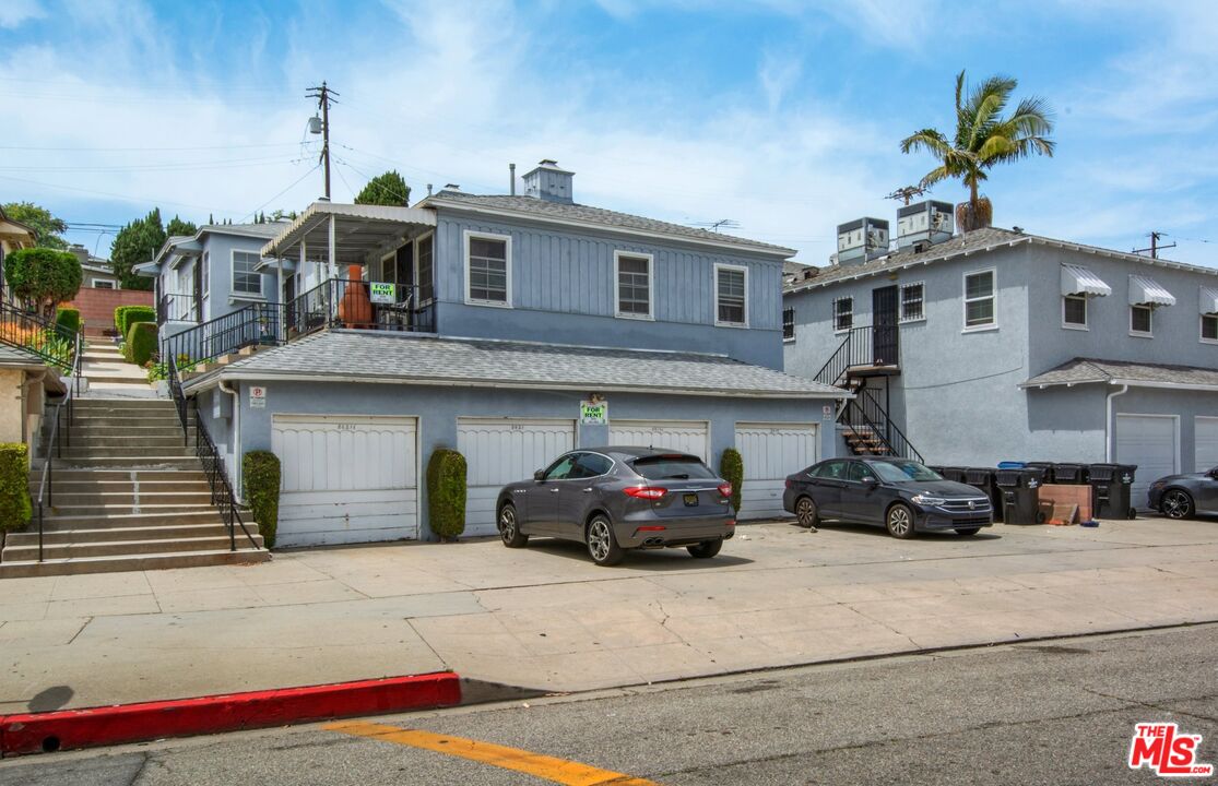 8419 Crenshaw Dr