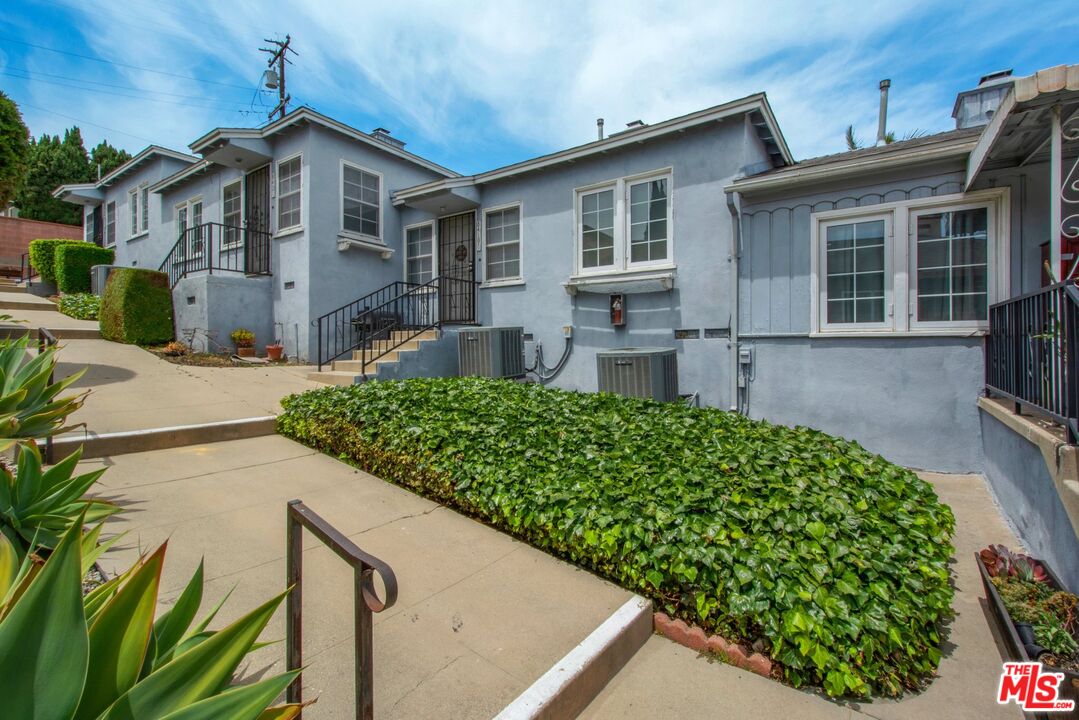 8419 Crenshaw Dr