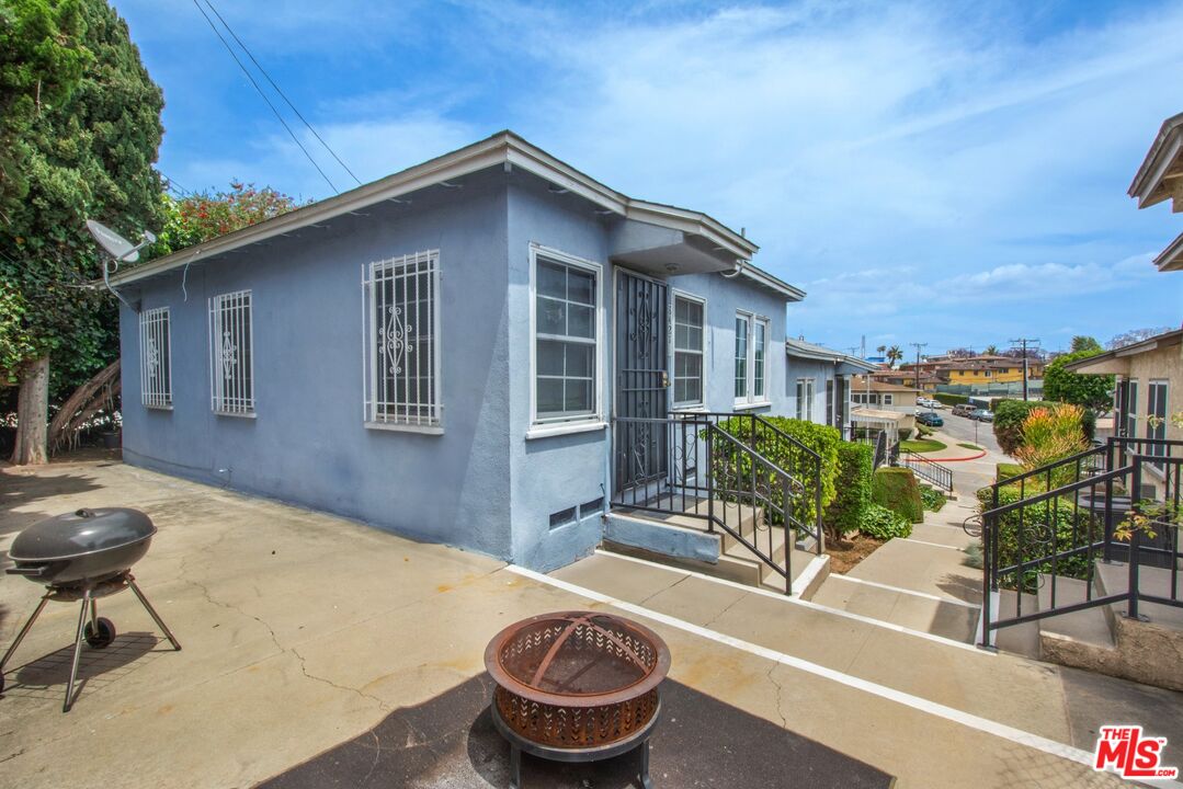 8419 Crenshaw Dr