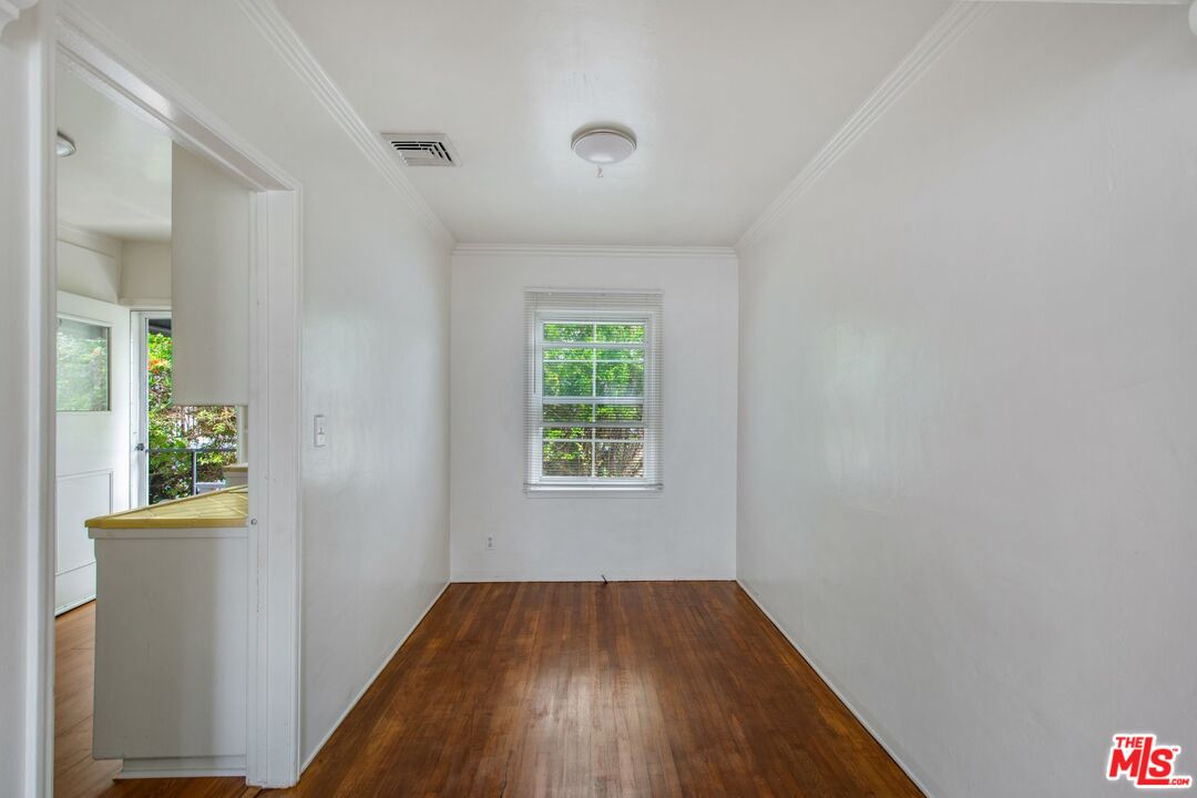 8419 Crenshaw Dr