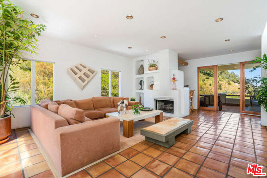 10206 Cielo Dr