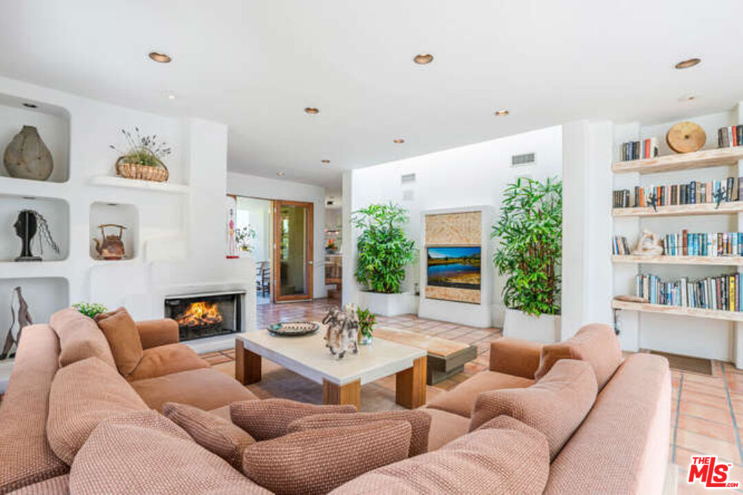 10206 Cielo Dr