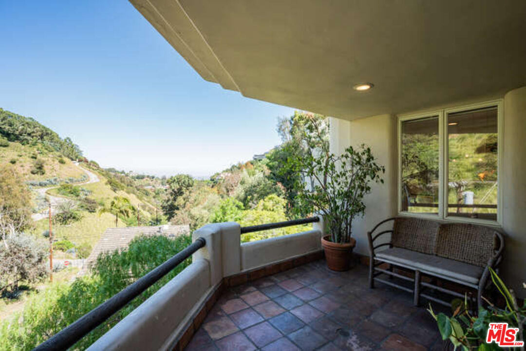 10206 Cielo Dr