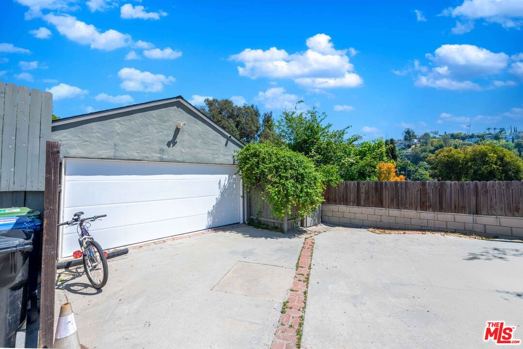 3217 Bennett Dr