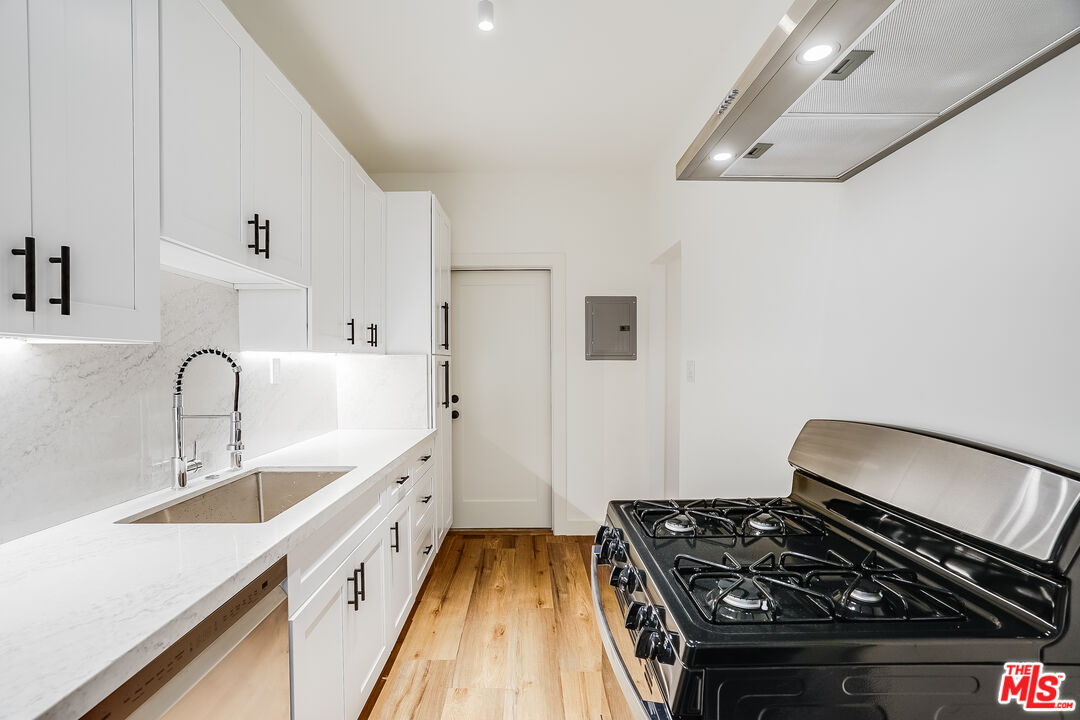 151 N Swall Dr Unit: 6