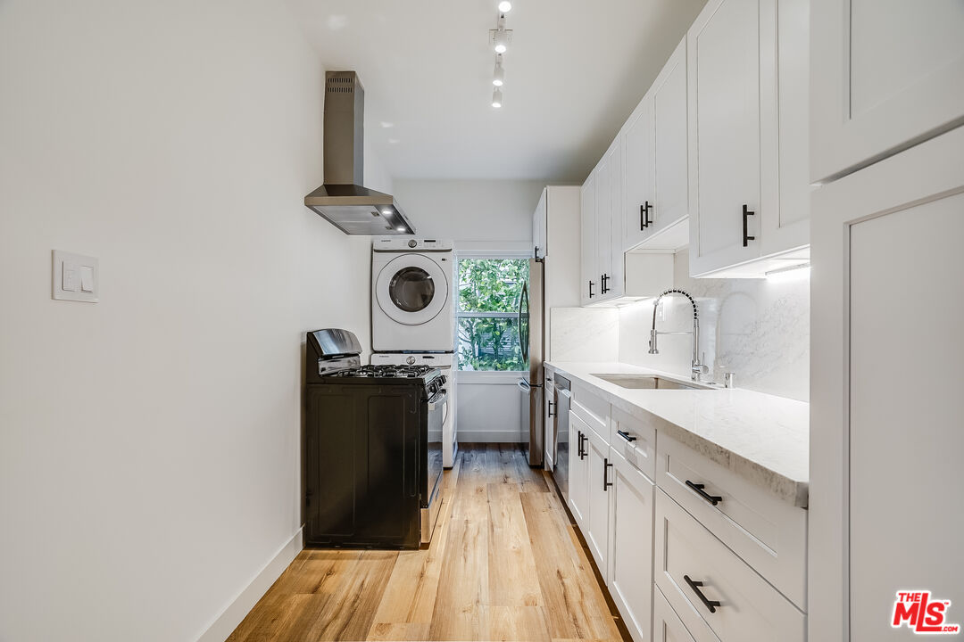151 N Swall Dr Unit: 6