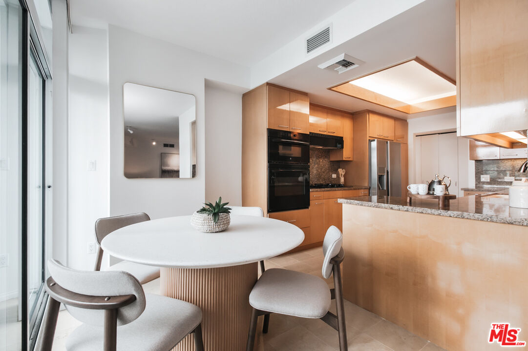 13600 Marina Pointe Dr Unit: 415