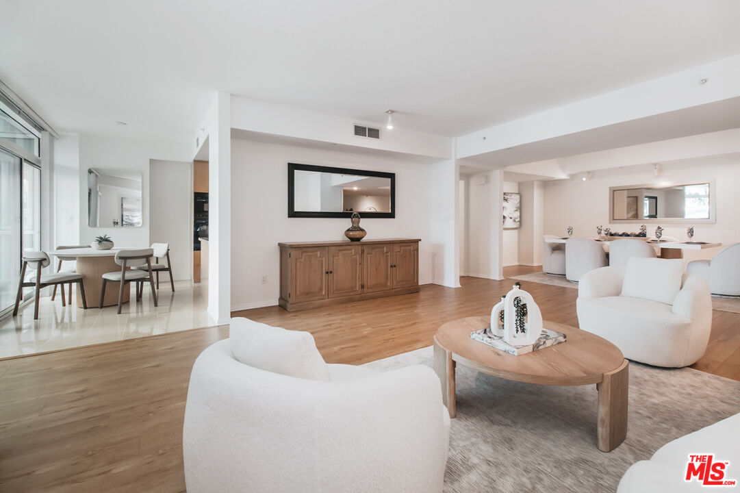 13600 Marina Pointe Dr Unit: 415