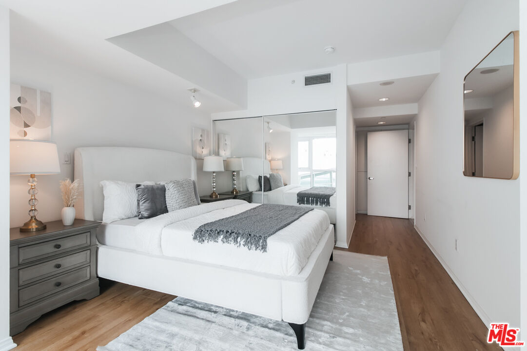 13600 Marina Pointe Dr Unit: 415