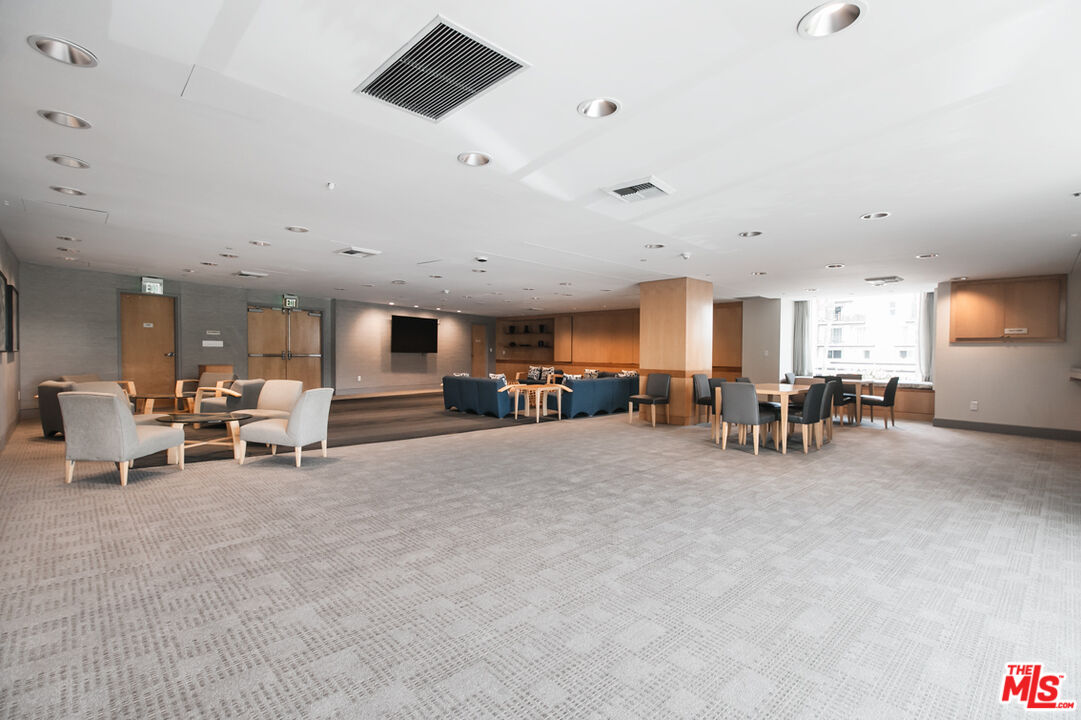 13600 Marina Pointe Dr Unit: 415