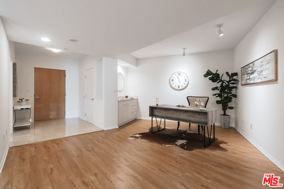 13600 Marina Pointe Dr Unit: 415