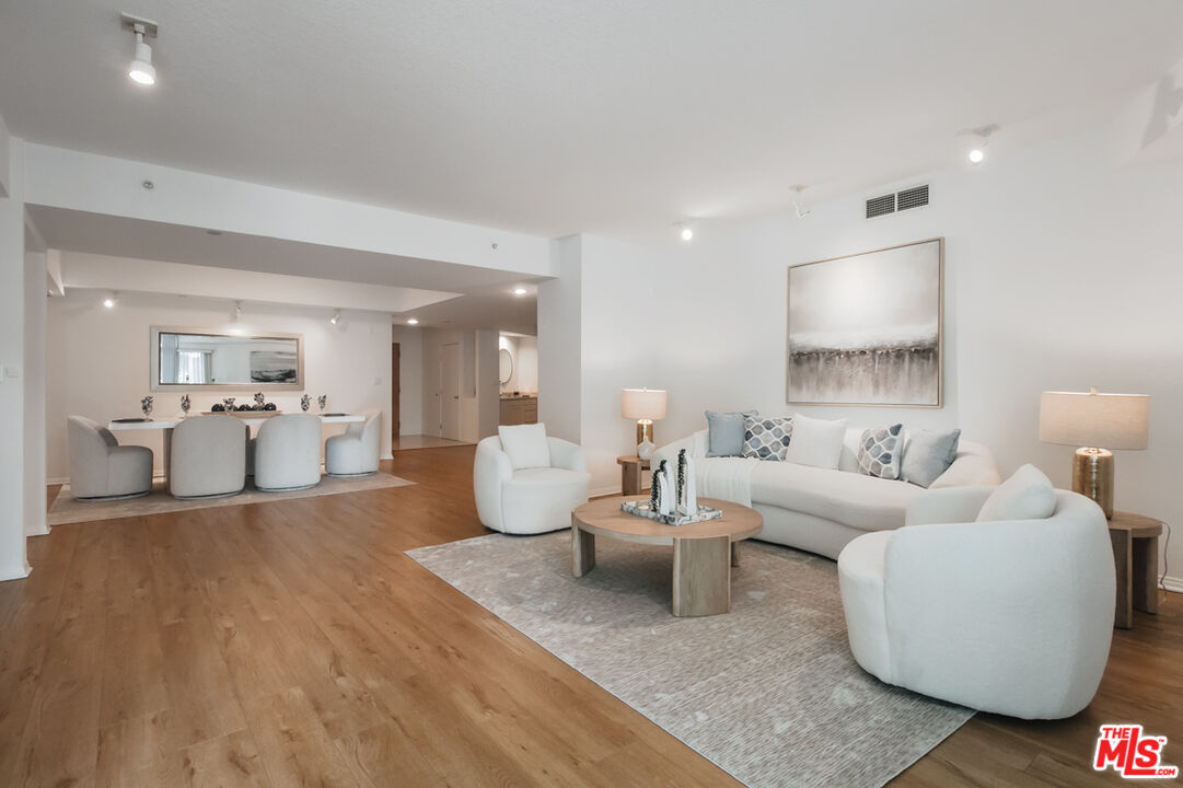 13600 Marina Pointe Dr Unit: 415