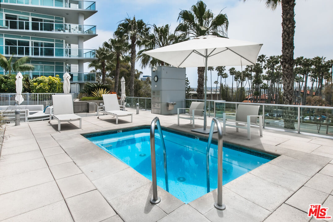 13600 Marina Pointe Dr Unit: 415