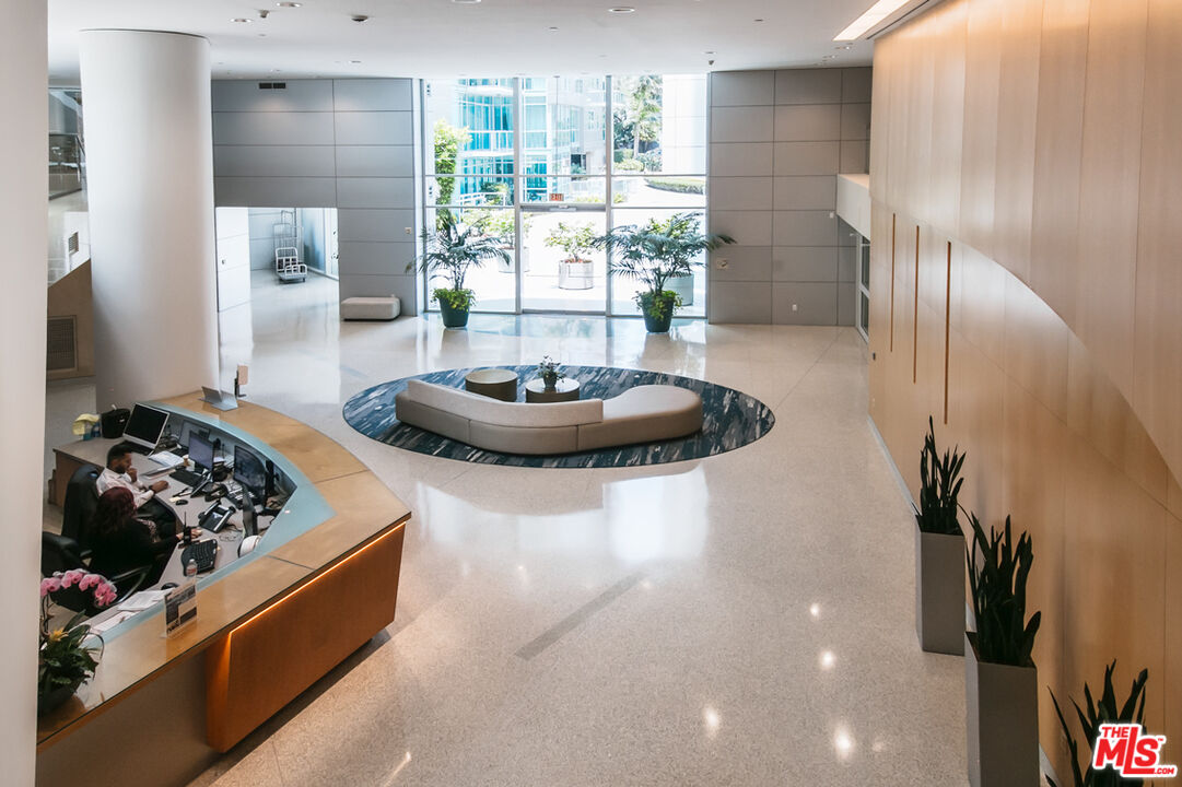 13600 Marina Pointe Dr Unit: 415