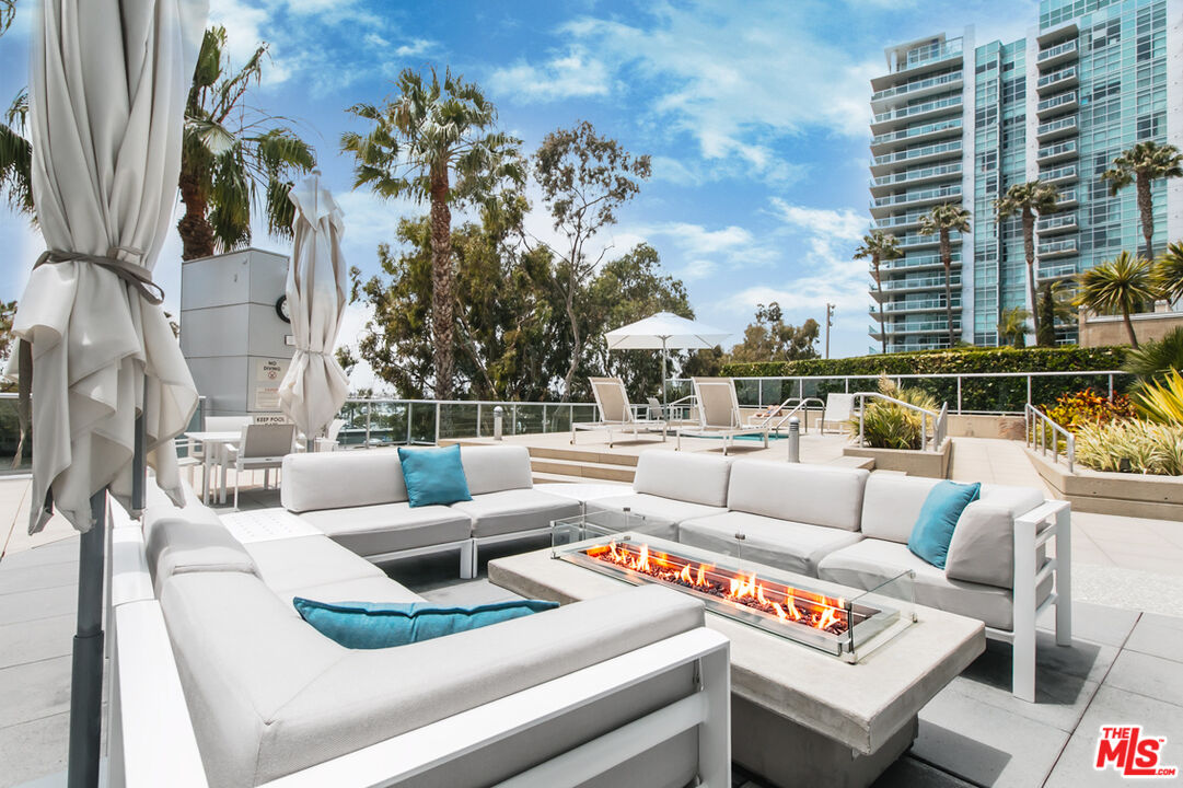 13600 Marina Pointe Dr Unit: 415