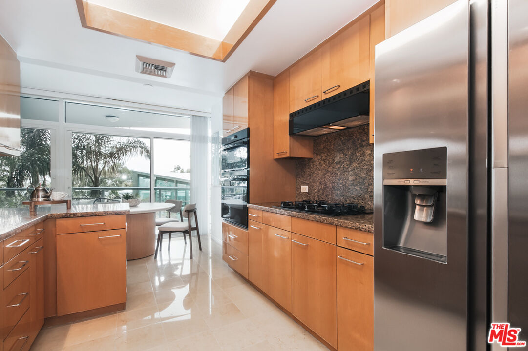 13600 Marina Pointe Dr Unit: 415