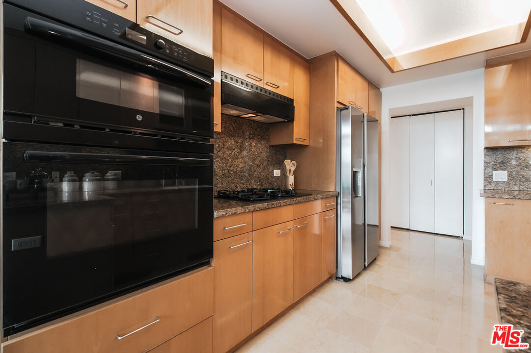 13600 Marina Pointe Dr Unit: 415