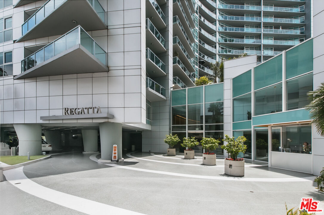 13600 Marina Pointe Dr Unit: 415