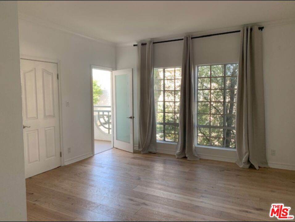 11822 Goshen Ave Unit: 201