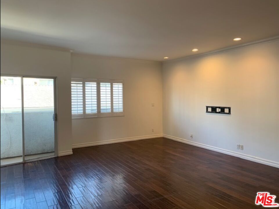 11822 Goshen Ave Unit: 201
