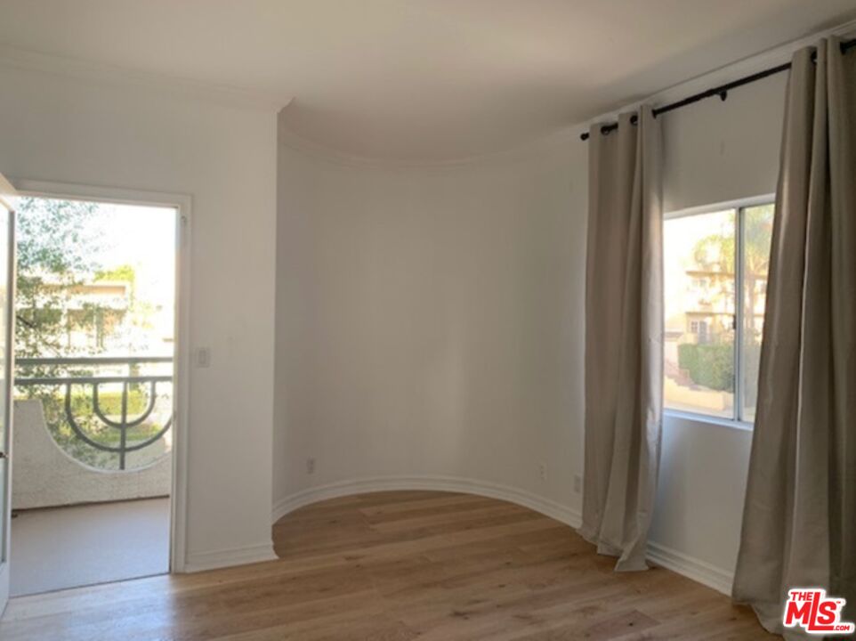 11822 Goshen Ave Unit: 201