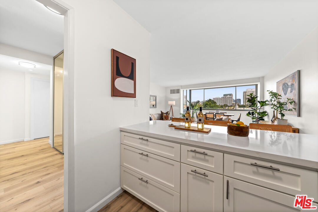 969 Hilgard Ave Unit: 703