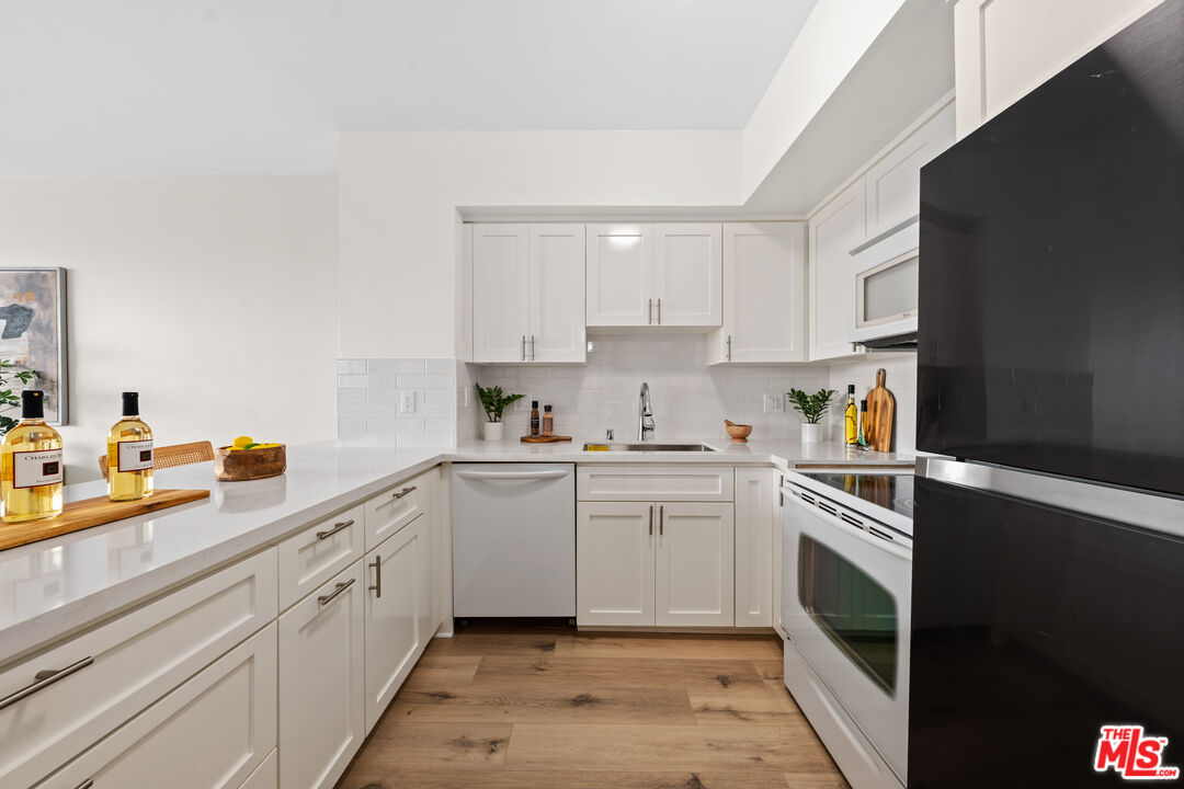 969 Hilgard Ave Unit: 703