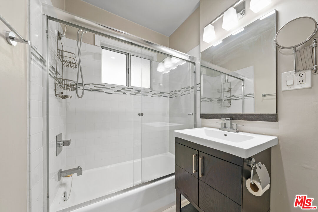 8555 Sherwood Dr Unit: 6