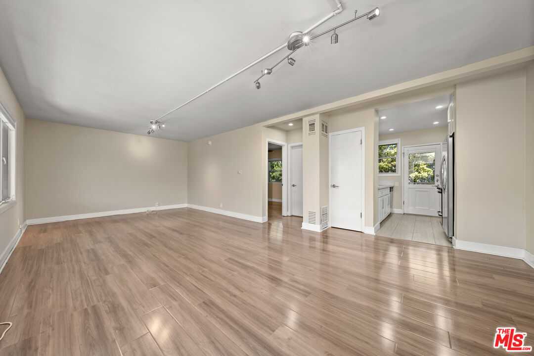 8555 Sherwood Dr Unit: 6