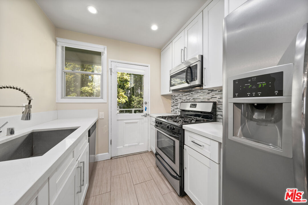 8555 Sherwood Dr Unit: 6