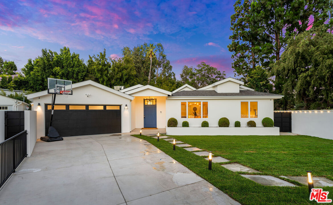 530 S Bentley Ave