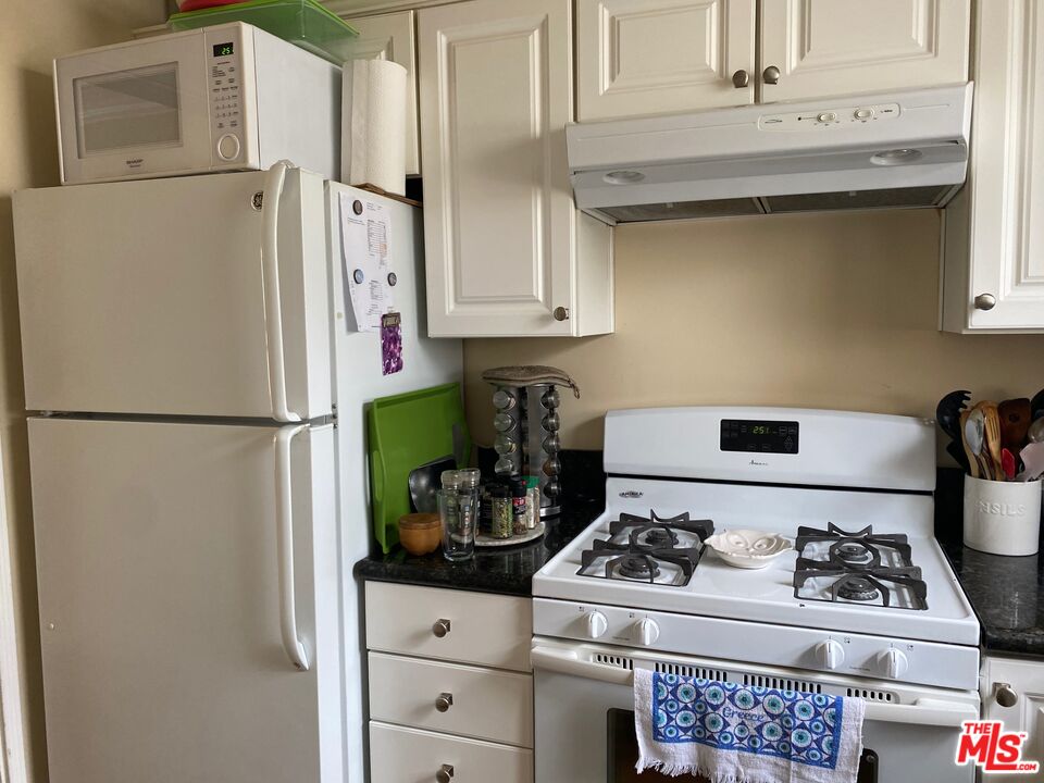 9609 W OLYMPIC BLVD Unit: G