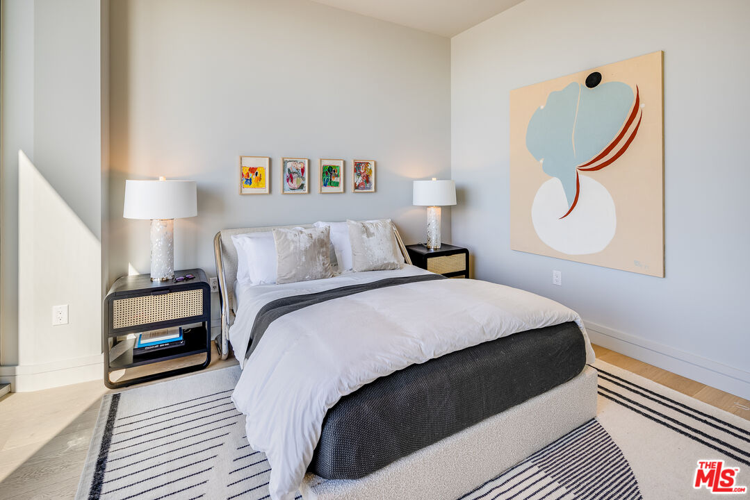 211 W Elm Ct Unit: 18A