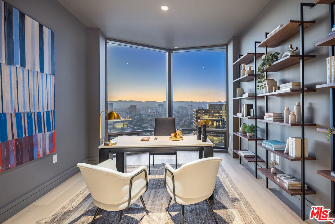 211 W Elm Ct Unit: 18A
