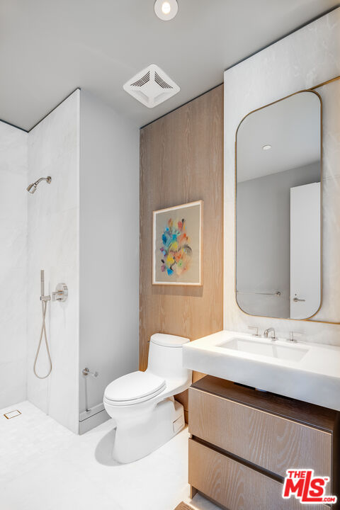 211 W Elm Ct Unit: 18A