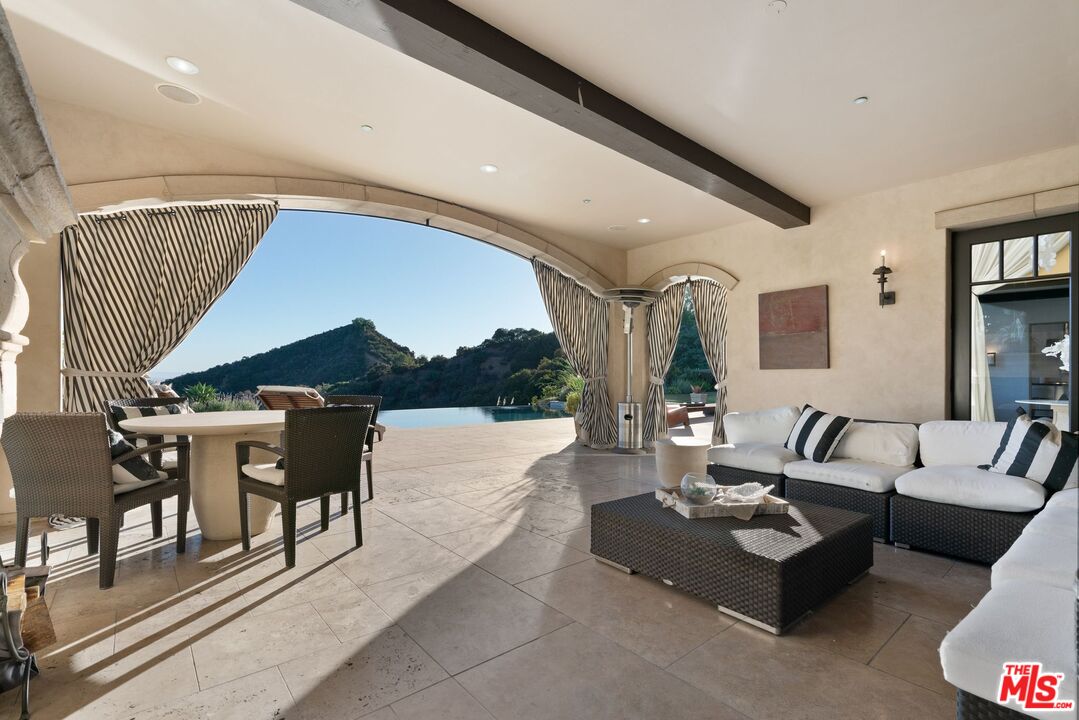 8 Beverly Ridge Ter