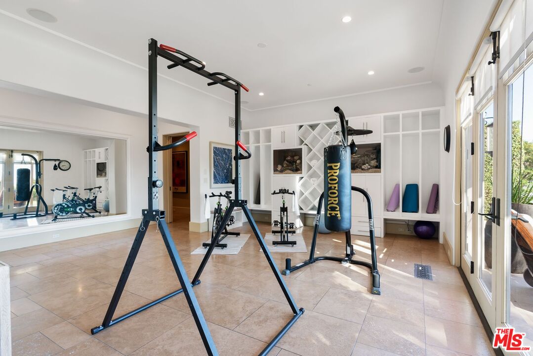 8 Beverly Ridge Ter