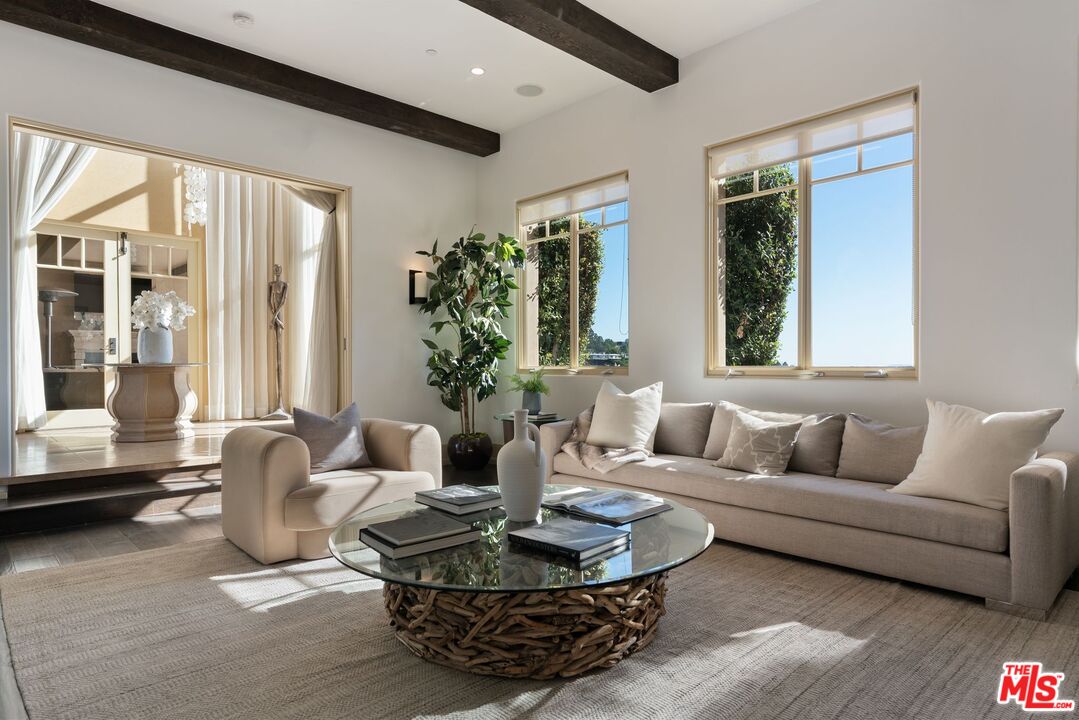 8 Beverly Ridge Ter