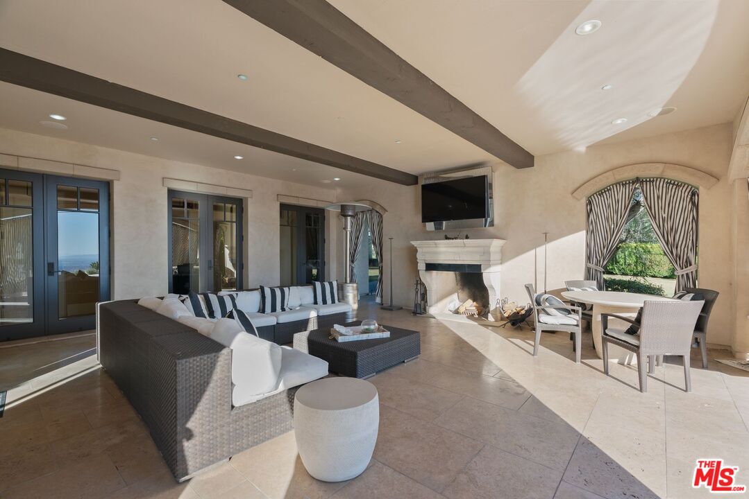 8 Beverly Ridge Ter