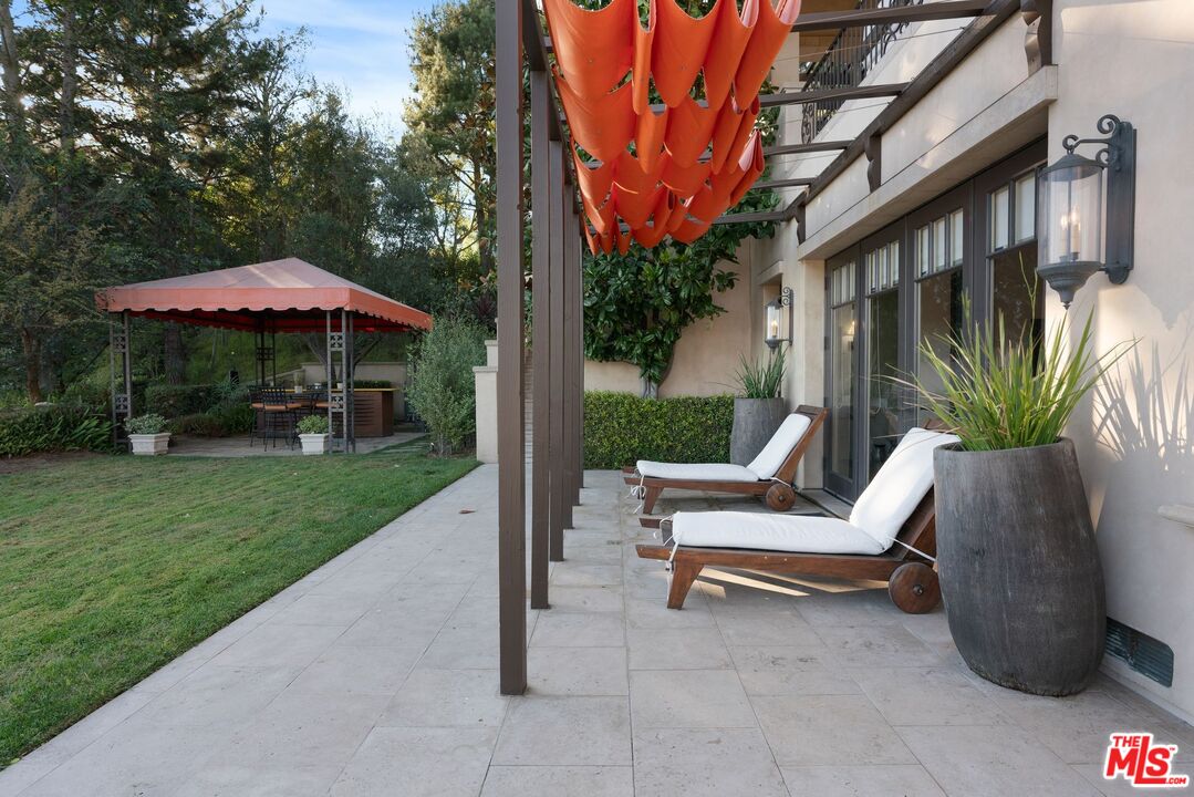 8 Beverly Ridge Ter
