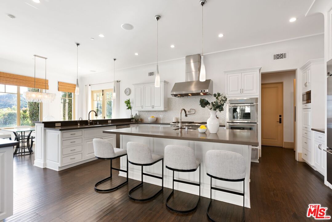 8 Beverly Ridge Ter