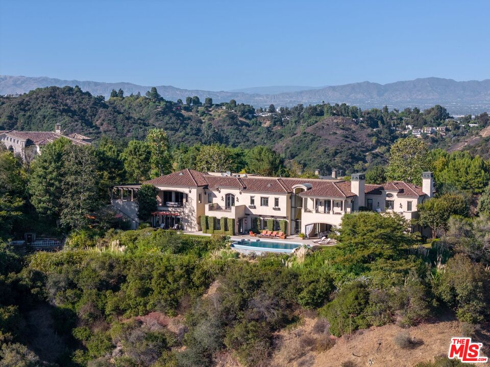 8 Beverly Ridge Ter