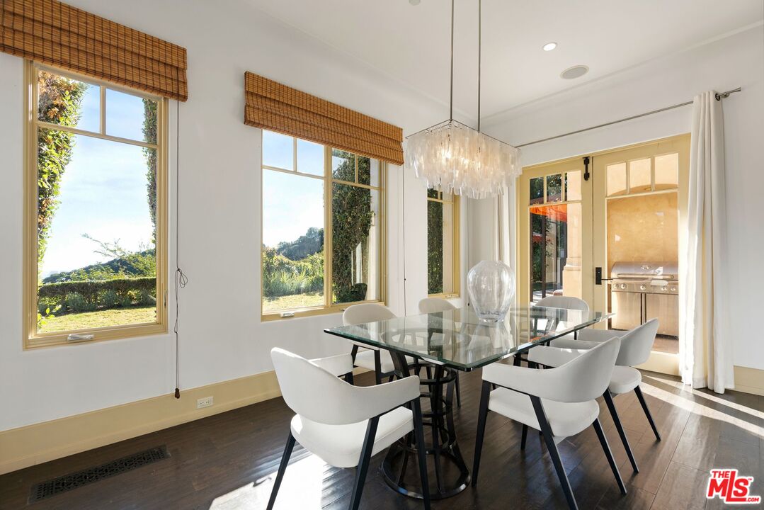 8 Beverly Ridge Ter