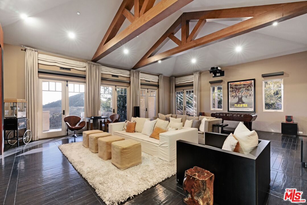8 Beverly Ridge Ter