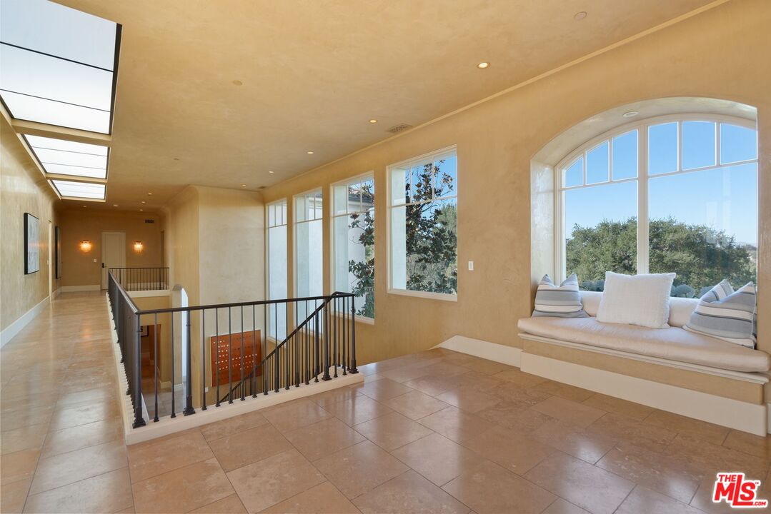 8 Beverly Ridge Ter