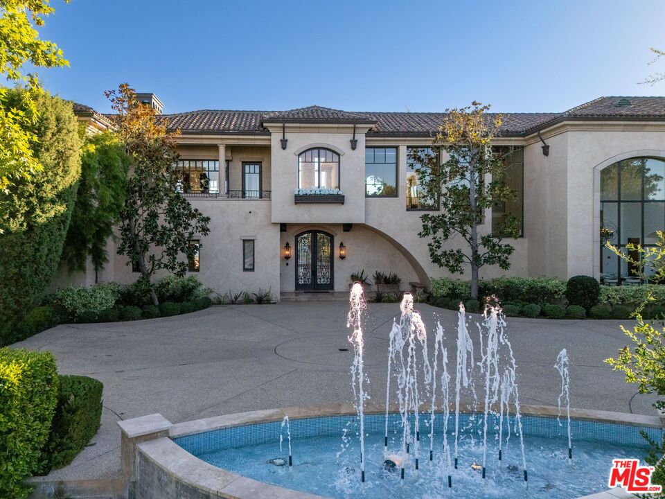 8 Beverly Ridge Ter
